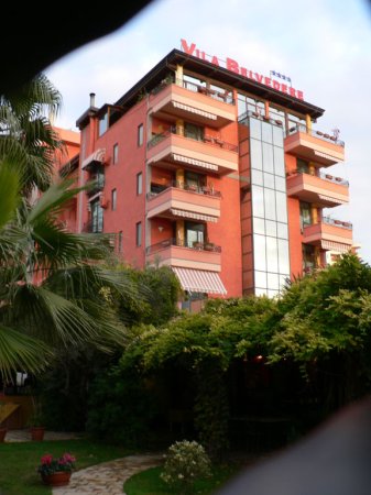 hotel vila belvedere durres front view