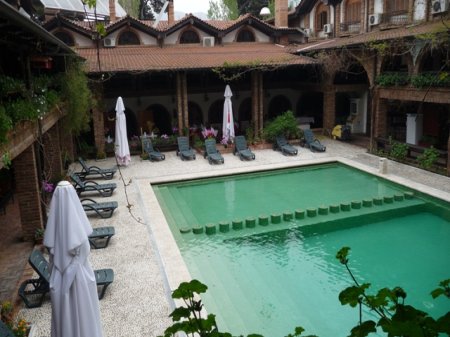 hotel bujtina e gjelit tirana swimming pool