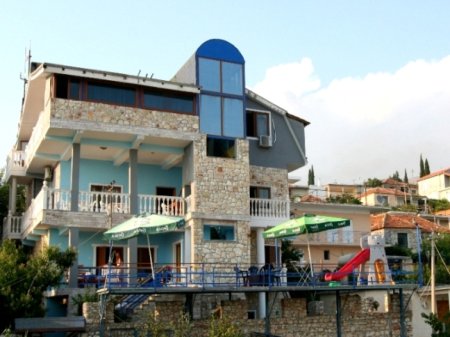hotel vilablu himara front view