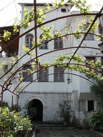 hotel kalemi gjirokaster outside