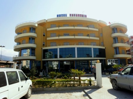 hotel pavarsia vlora front view
